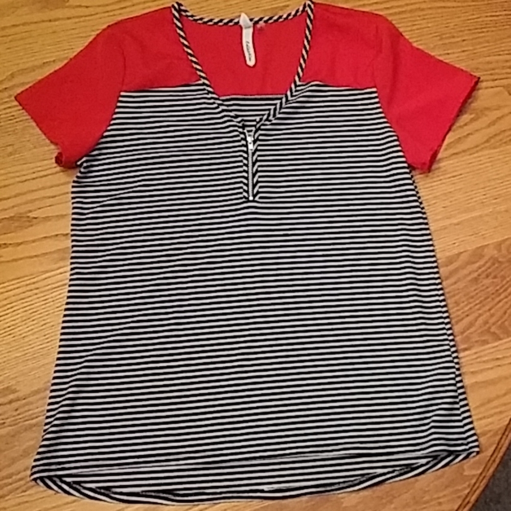Gently used NY Collection women's short sleeve top